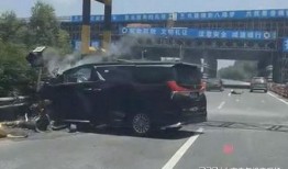 石臼湖车祸爆料视频,视频揭露事故瞬间惨烈景象